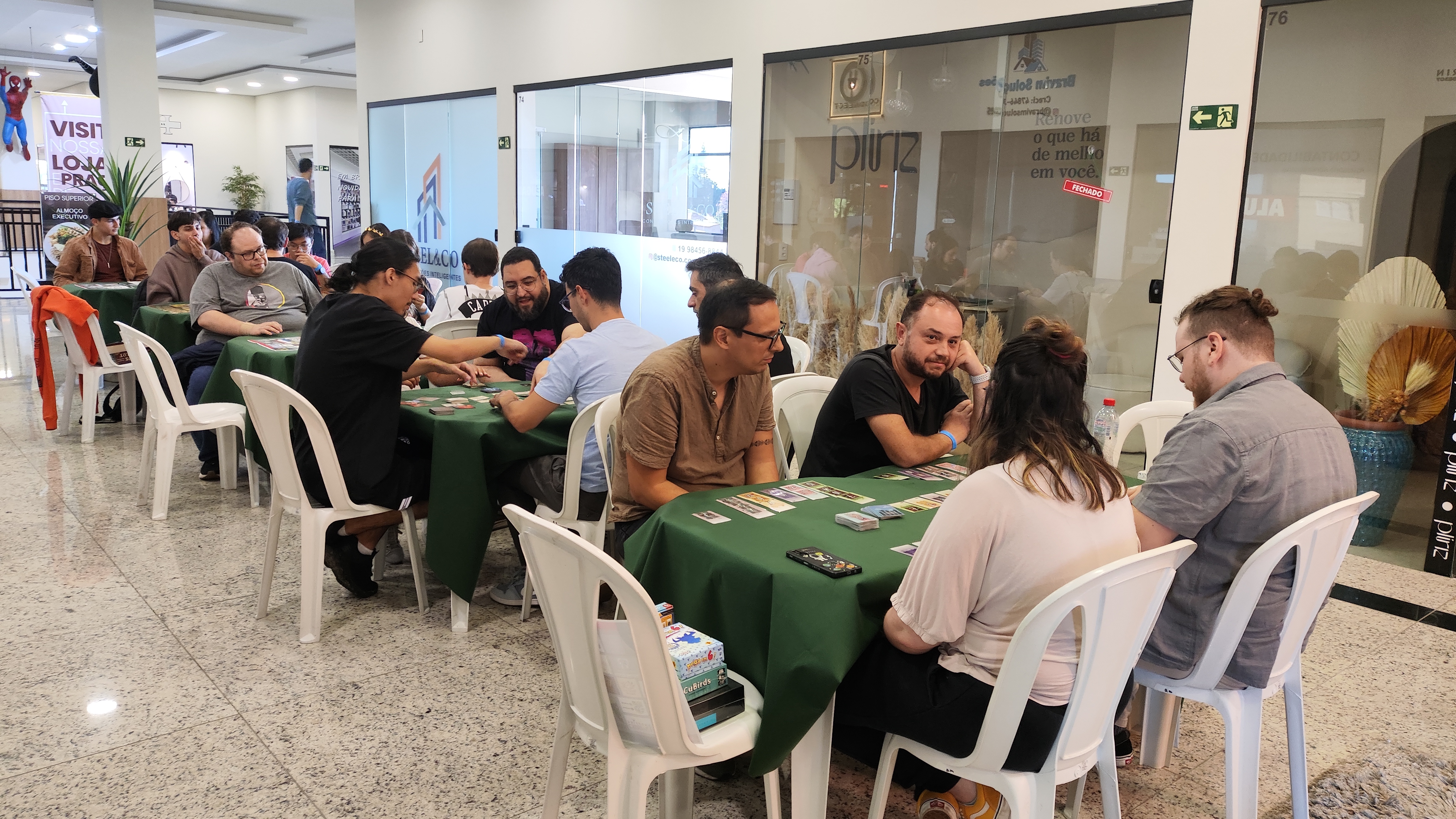 Início do evento - participantes chegando e se organizando