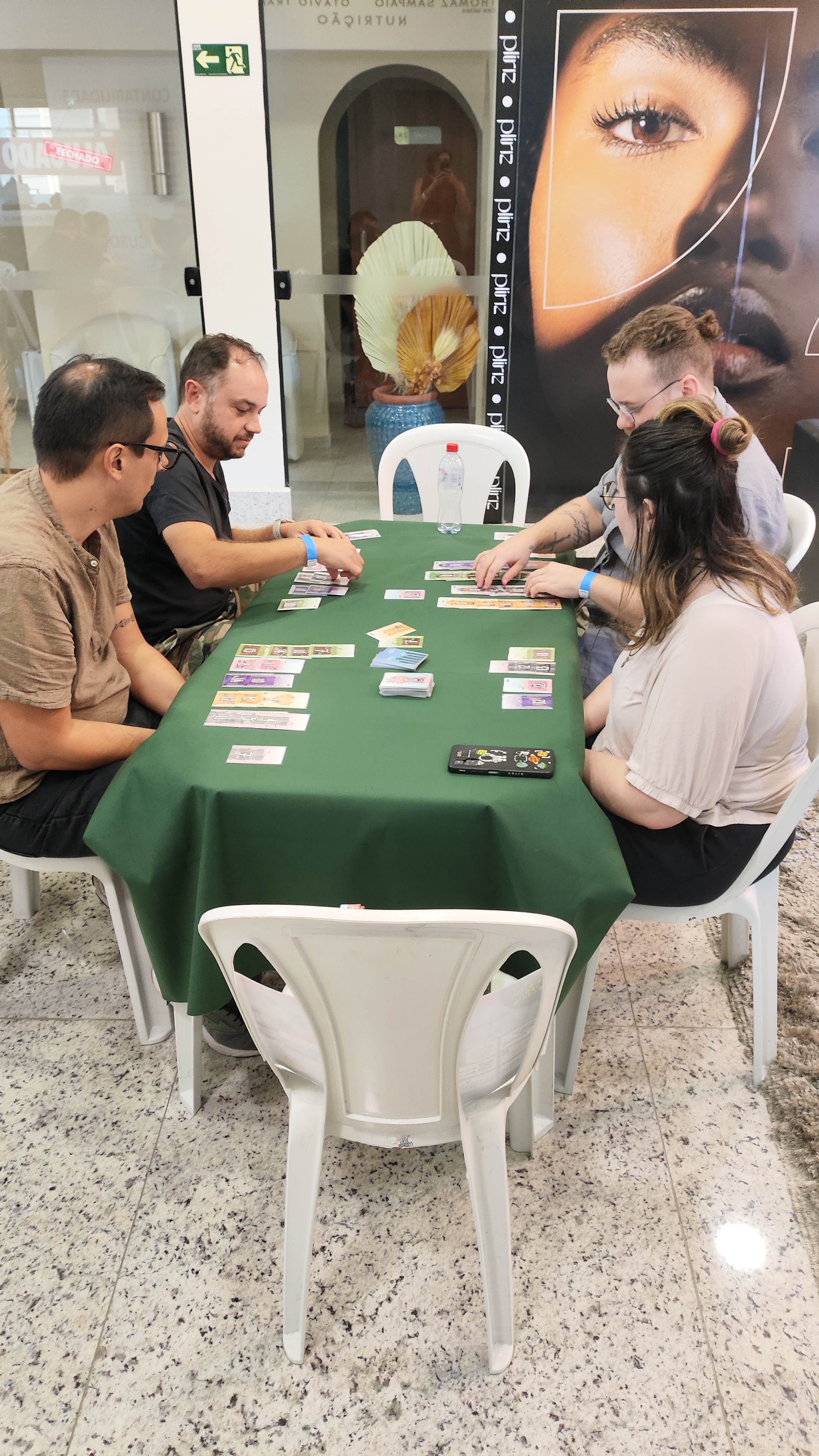 Primeiros jogadores escolhendo os jogos para começar