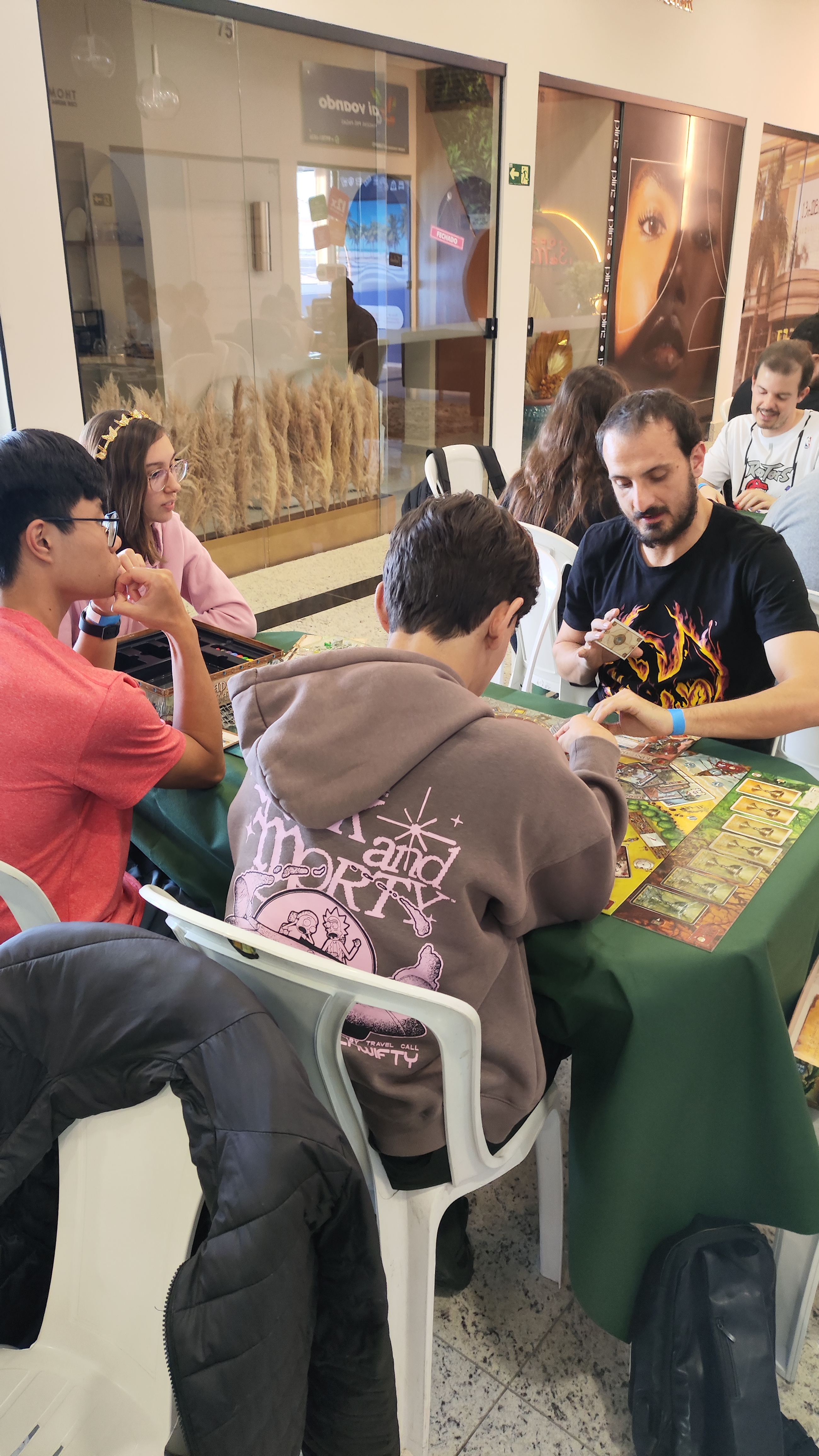 Jogadores se familiarizando com os jogos